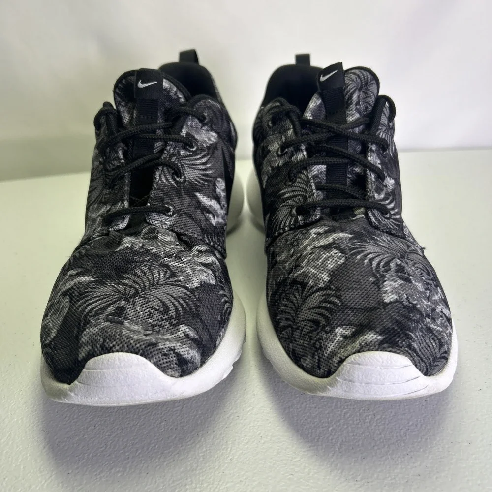 Nike Roshe Run Print Greyscale Palm Aloha Grey Black 655206-010 Men Size 8.5